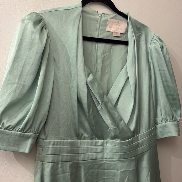 Gal Meets Glam Light Green Midi A-line Dress - size 16- Vneck - short sleeve - Picture 3 of 6